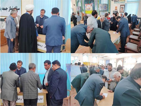 میز خدمت اداره کل ارتباطات و فناوری اطلاعات استان در مصلی شهر پاتاوه برگزار شد