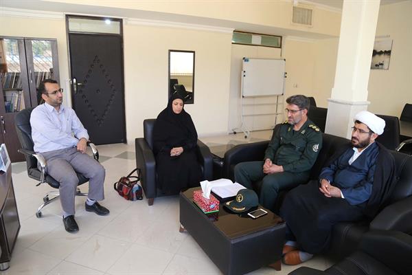 نشست مشترک مدیر کل ارتباطات و فناوری اطلاعات استان کهگیلویه وبویراحمد و مدیرکل بنیاد حفظ آثار ونشر ارزش های دفاع مقدس استان