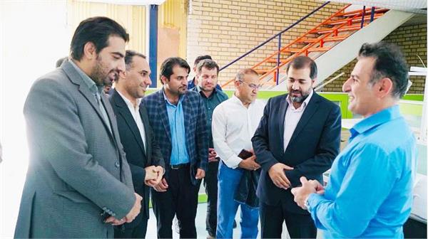 با جوان صاحب ایده نباید با زبان اداری صحبت کرد/انرژی نخبگان در لابلای بخشنامه های دست و پاگیر تلف می شود